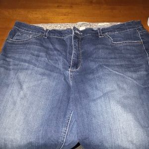 Size 14 boyfriend style jean Capri